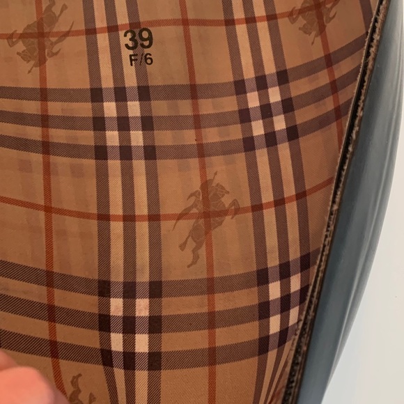 COPY - Authentic Burberry womens rain boots - Picture 5 of 7